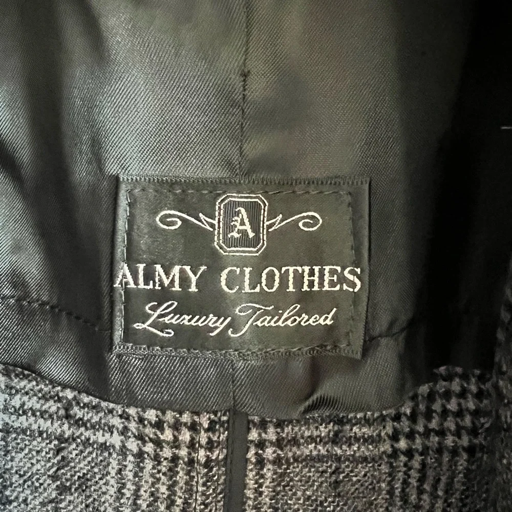 Vintage 1960’s Wool Coat - Picture 7 of 11